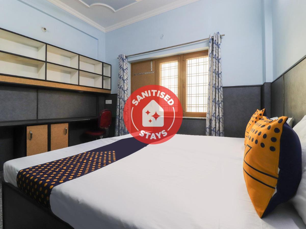 Spot On 82236 Aryan Home Stay Jhajra Екстер'єр фото
