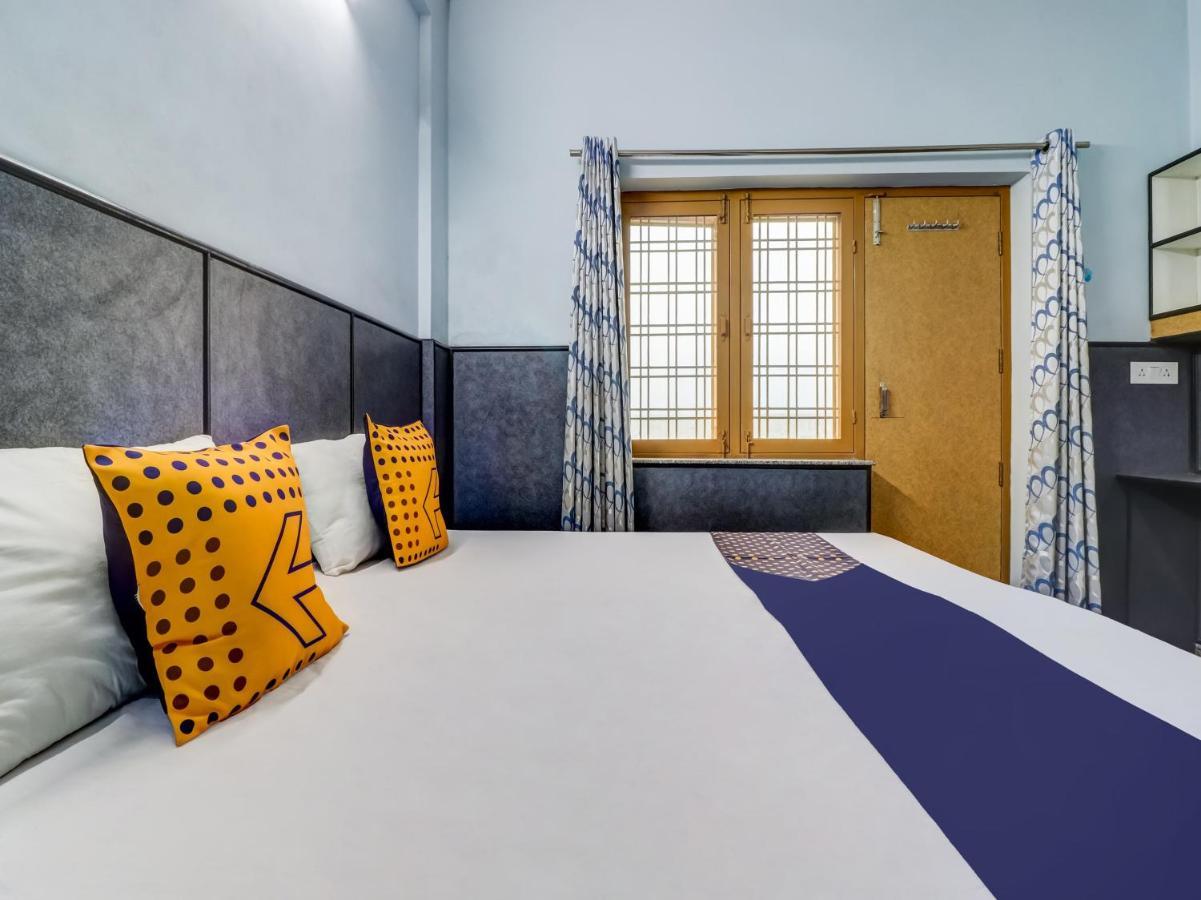 Spot On 82236 Aryan Home Stay Jhajra Екстер'єр фото