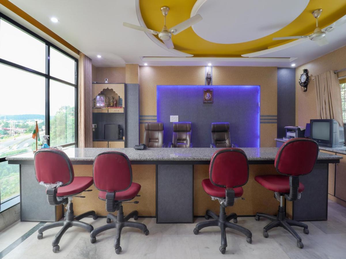 Spot On 82236 Aryan Home Stay Jhajra Екстер'єр фото